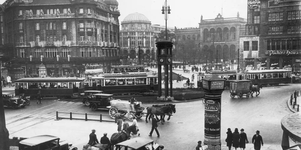 Omslagsbild till Farväl till Berlin av Christopher Isherwood